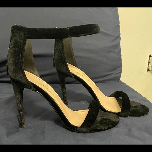 Black velvet ankle strap heels - Picture 8 of 8